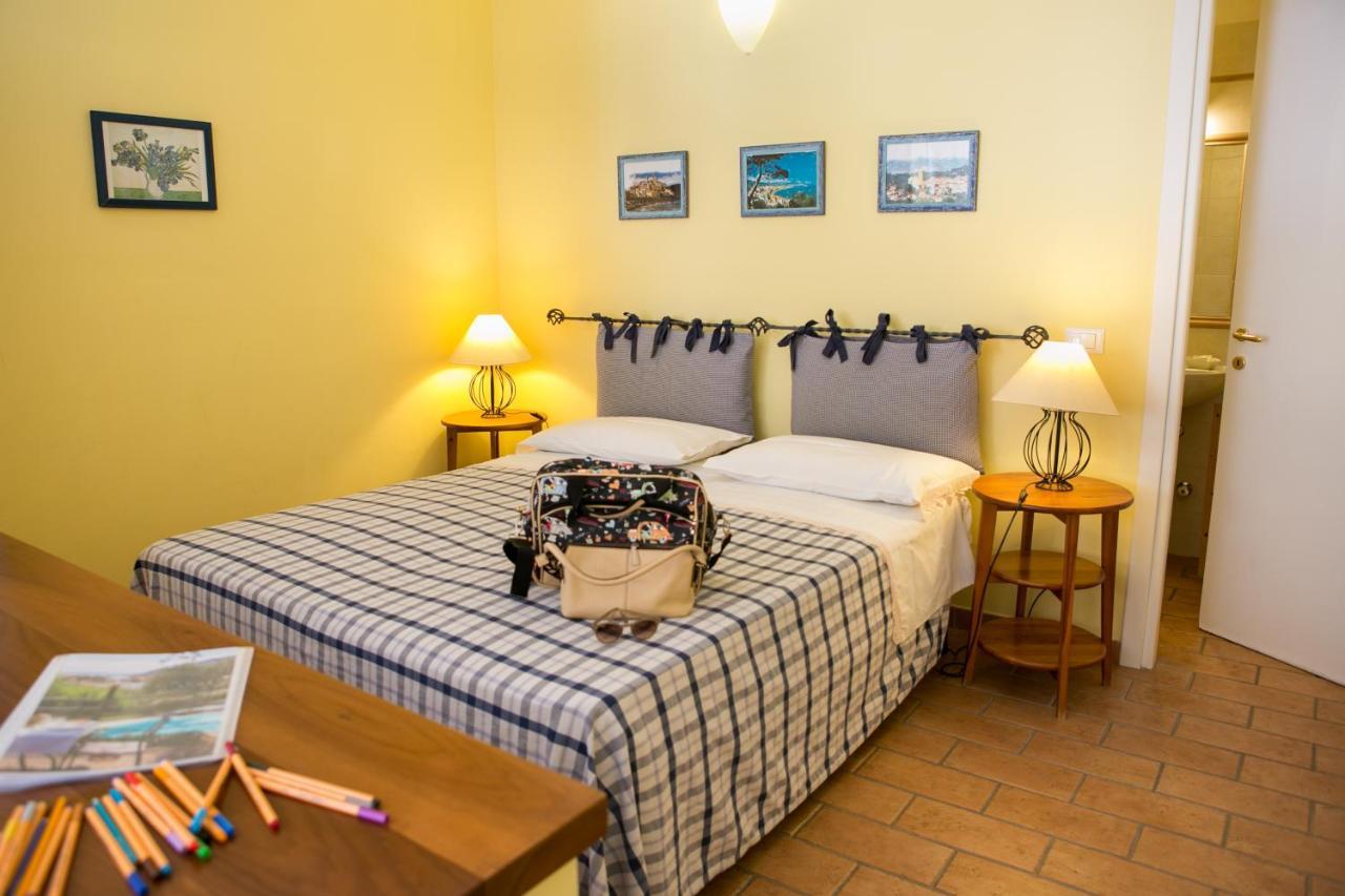 Hôtel Le Raganelle à Oneglia Extérieur photo