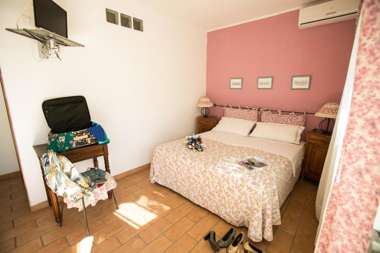 Hôtel Le Raganelle à Oneglia Extérieur photo