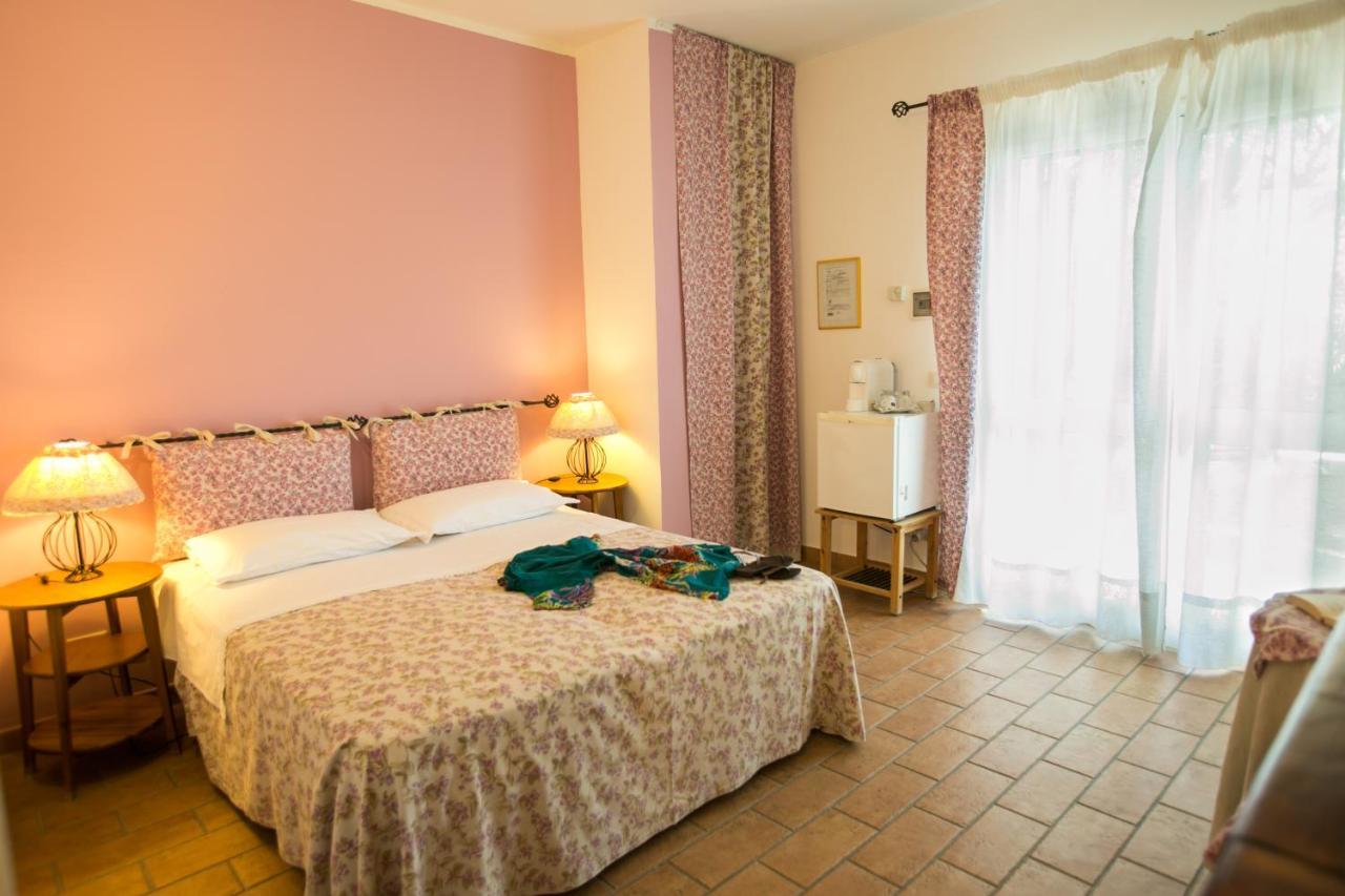 Hôtel Le Raganelle à Oneglia Extérieur photo
